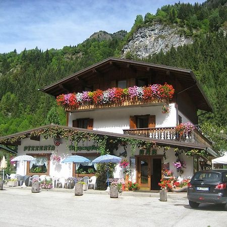 Affittacamere Pizzeria Marmolada Rocca Pietore Dış mekan fotoğraf